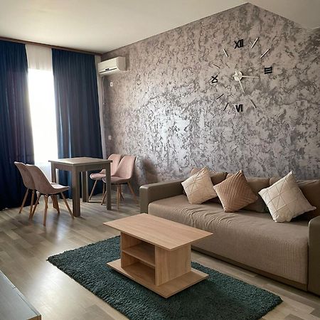 מאמאיה Apartament Bulevard - Summerland מראה חיצוני תמונה